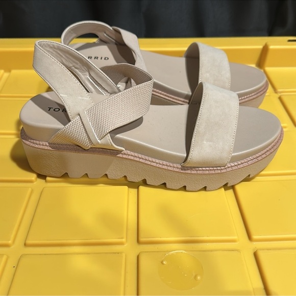 Torrid Platform Sandals - Picture 2 of 3